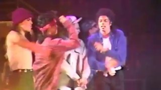 Michael Jackson - Bad - Live Bad World Tour(TWYMMF)