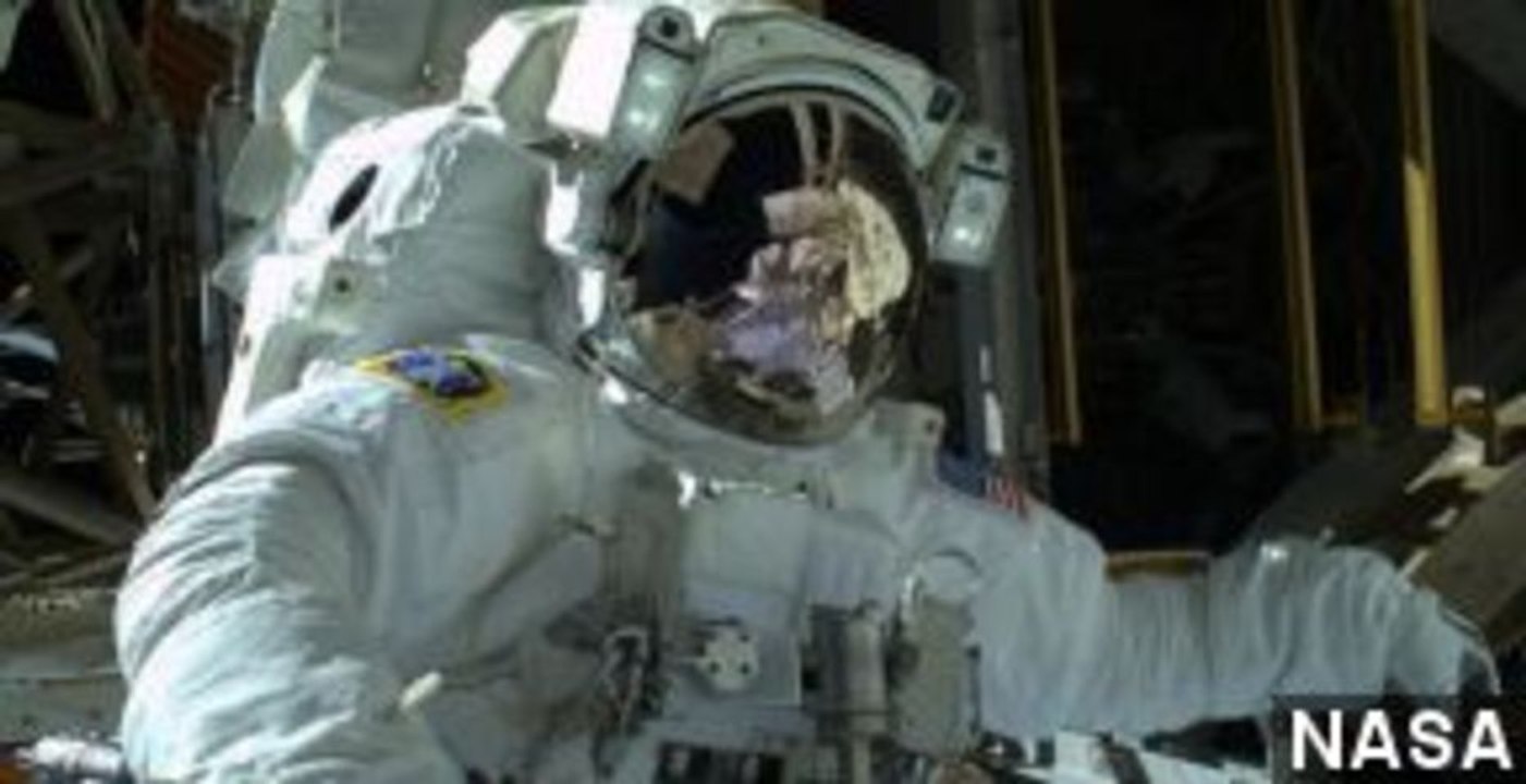 Suit Troubles Push NASA Spacewalk Back To Christmas Eve