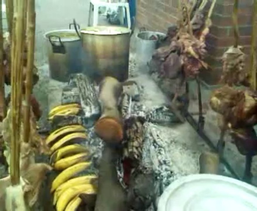 a fuego lento Carne a la llanera, ternera, mamona, cochinillo, costillas de lechón, parrillada, preparado en su hogar por A fuego lento "la mejor carne del planeta. web: afuegolento.wix.com/carne