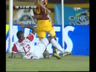 Jhonnier Gonzalez Zurdo defensor central.