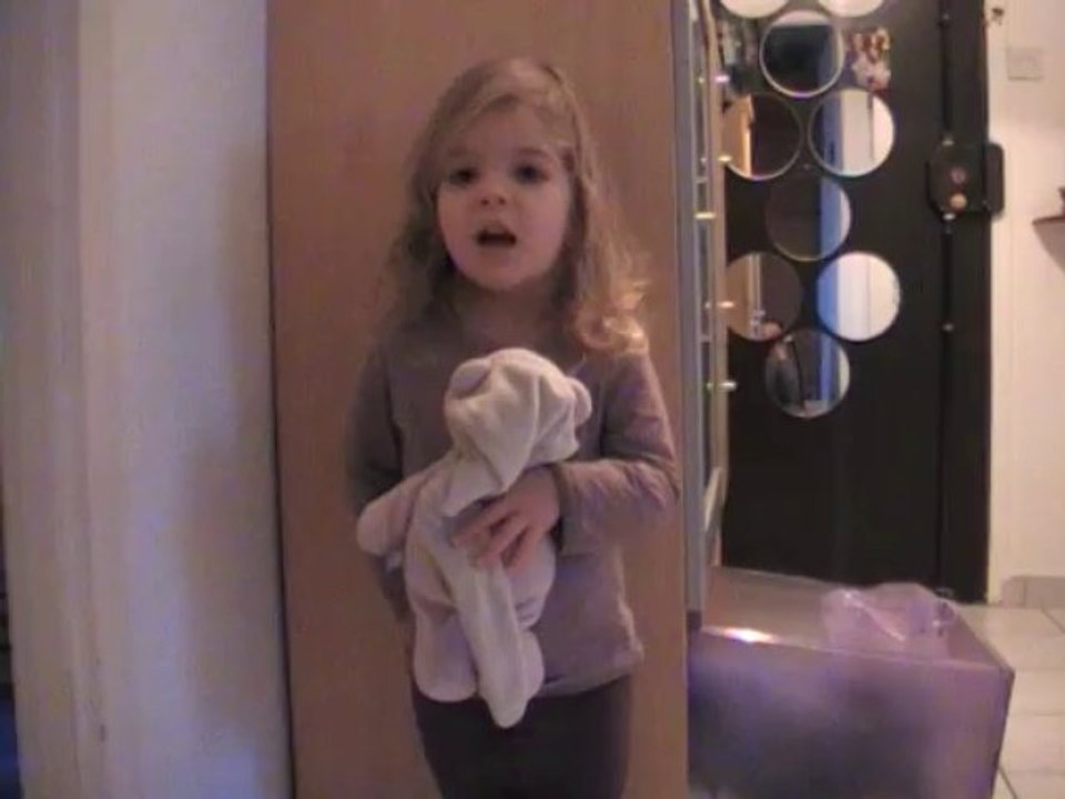 camelia chante papa noel