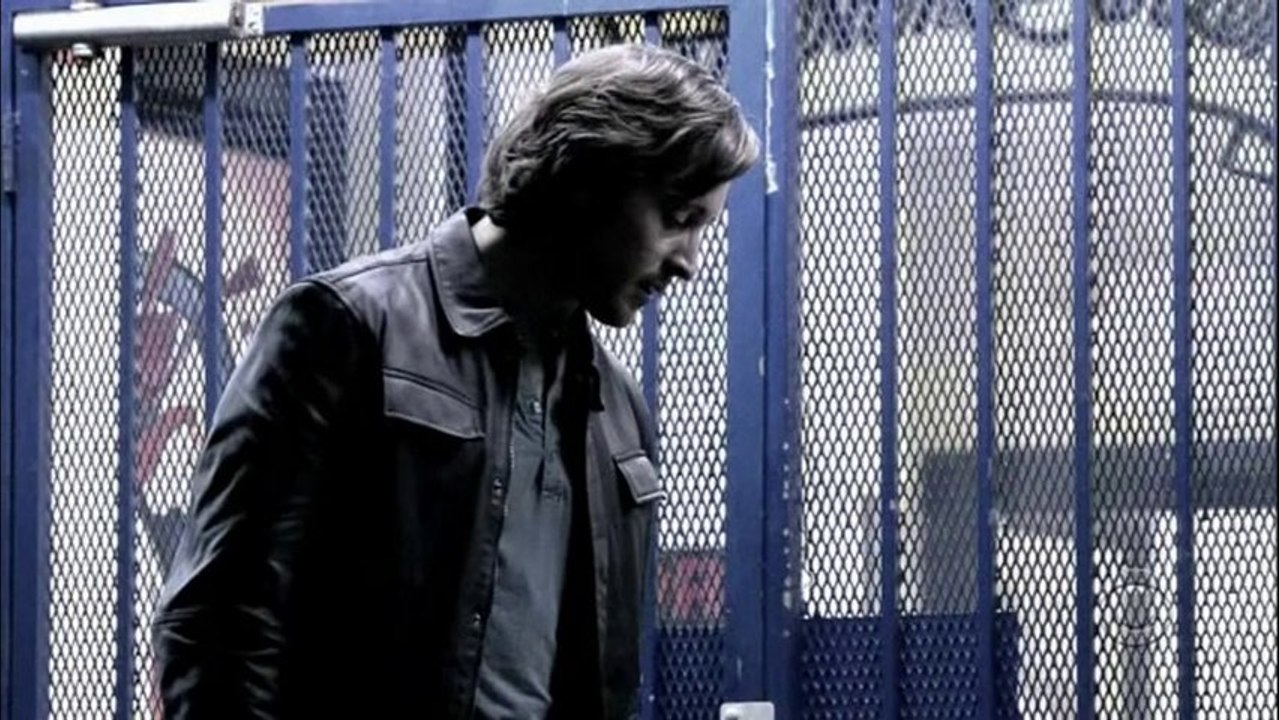 Alex O'Loughlin (Mick) - I This Love