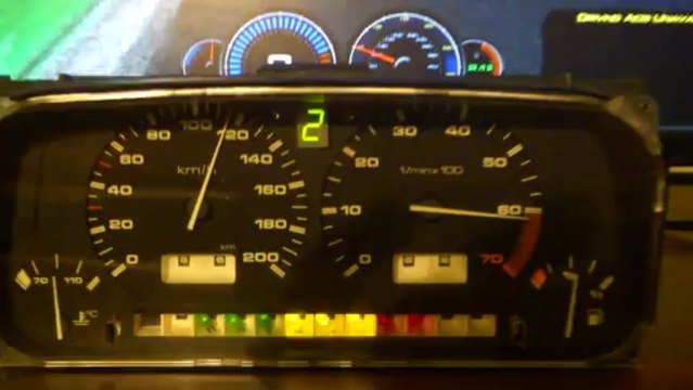 Vrai compteur de voiture sur simulateur de course