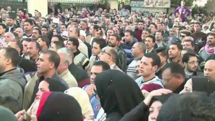 Funerais no Egito após ataque a bomba