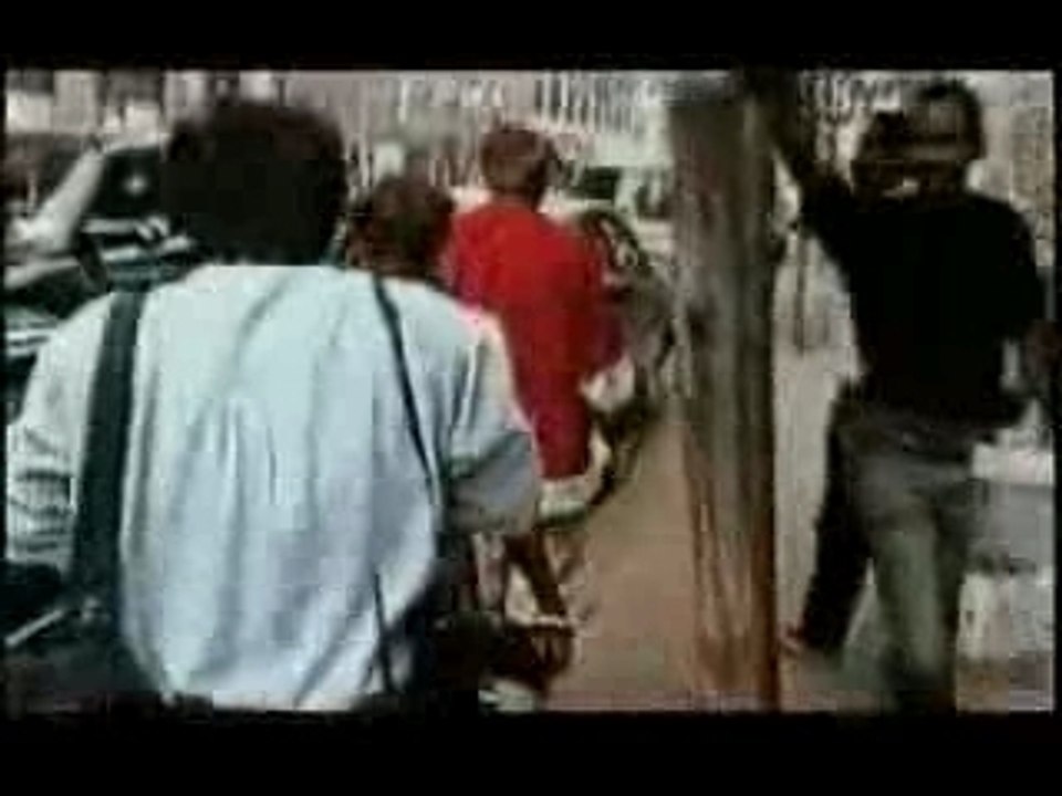 Tupac crache sur les journalistes