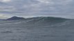 Une vague géante sur la cote Basque : Belharra! Magique pour les surfeurs!