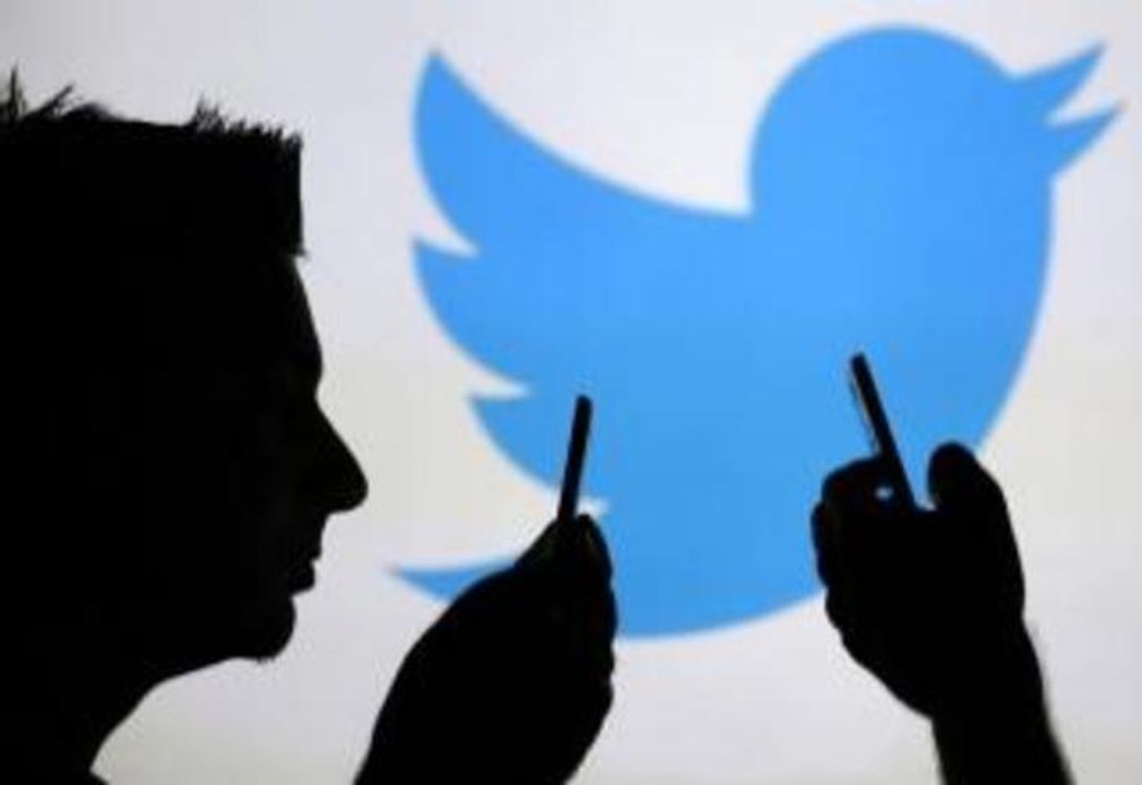 The Rise Of Mobile: How Are Twitter & Facebook...