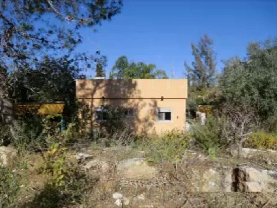 יש מקום נדלן מציגה בית למכירה במושב אביאל