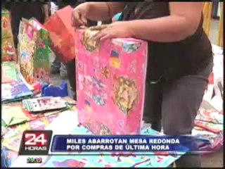 Miles de personas abarrotan Mesa Redonda para efectuar compras de última hora