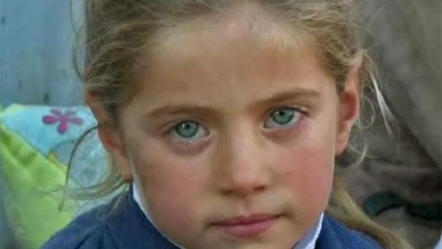 Displaced Syrian children celebrate Christmas