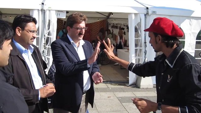 Mushtaq Minhas with Sabir Ali Magician | Card Magic with Electric Touch PLUS l Tour of Oslo l Sabir Ali Magician | Magician in Karachi | Magician in Pakistan