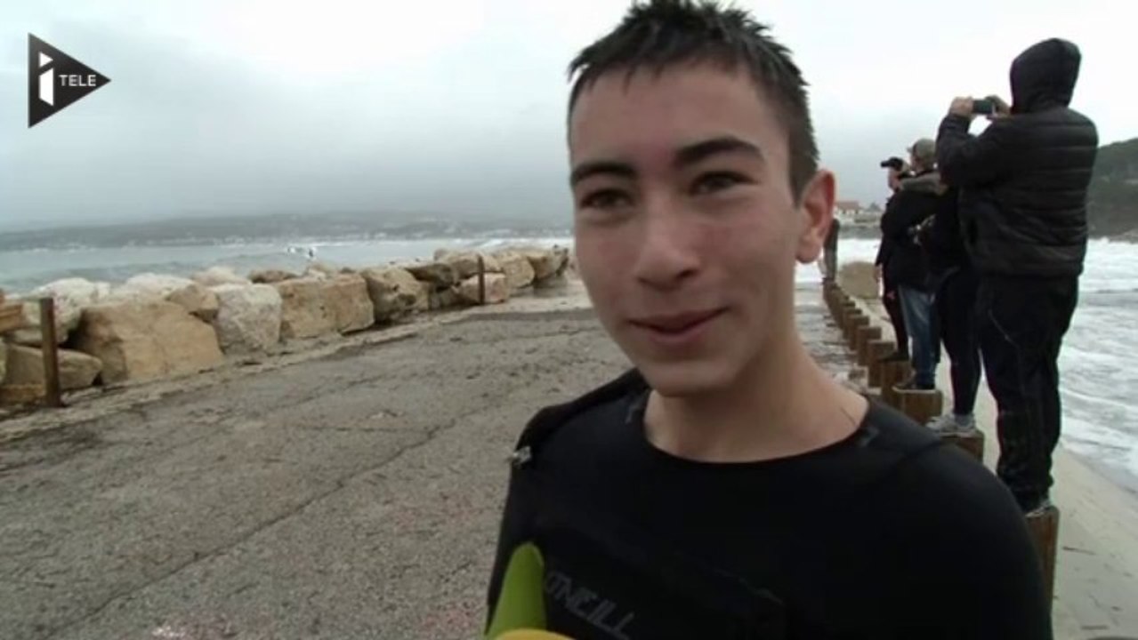 Dirk s'invite sur les plages du Var et...ravit les surfeurs