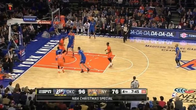 L’énorme poster de Reggie Jackson sur Amar’e Stoudemire