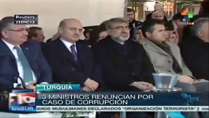 Renuncian ministros turcos por casos de corrupción