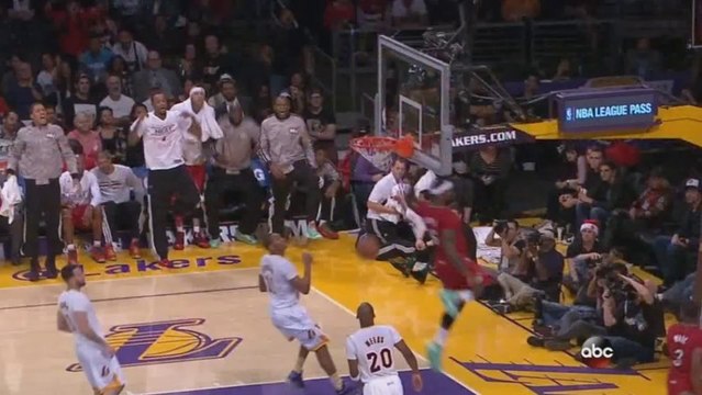 Le superbe alley-oop sur la planche de Dwyane Wade pour LeBron James