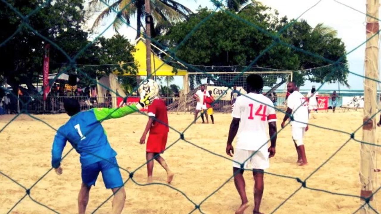 Gwada Beach Soccer en 6mn