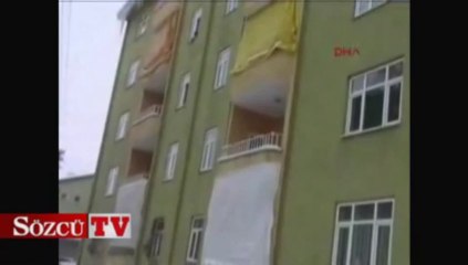 Evler soğuktan naylonla korunuyor