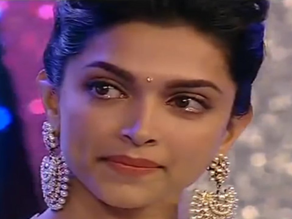 Why did Deepika Padukone Break Into Tears