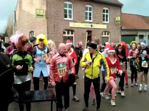 Ambiance de folie à la course de Noël des moulins