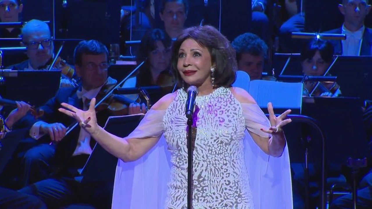 Dame shirley bassey - diamonds are forever