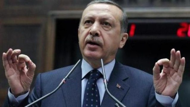 Turkey PM reshuffles cabinet amid scandal