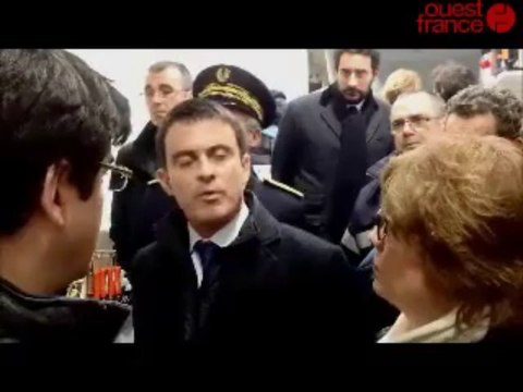 A Morlaix, Manuel Valls chez des commerçants