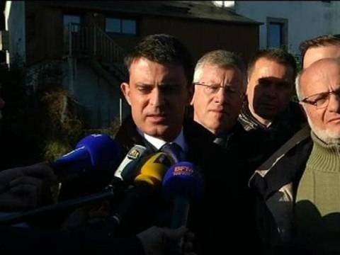 Tempête Dirk: Manuel Valls s'est rendu en Bretagne au chevet des sinistrés – 26/12