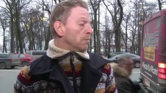 First Greenpeace activists get visas to leave Russia