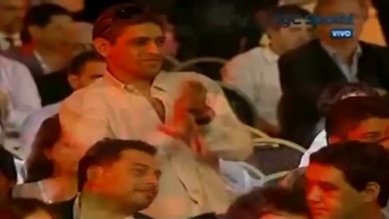 Marcos Maidana accepts Olimpia de Oro 2013 award