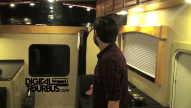 The Word Alive - BUS INVADERS Ep. 324