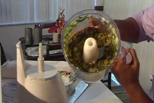 How to cook jamaican beef patties part 1 (filling) with Keith Lorren