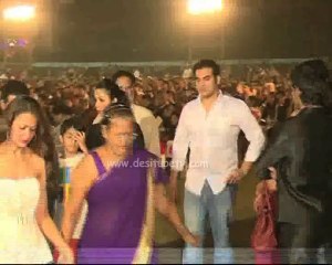 Bollywood's hot and sexy celebrities went church to offer prayer on Christmas