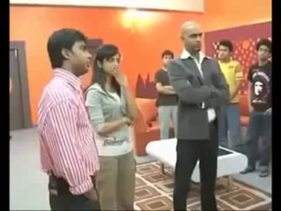 A real fight on Indian Tv Channel - YouTube
