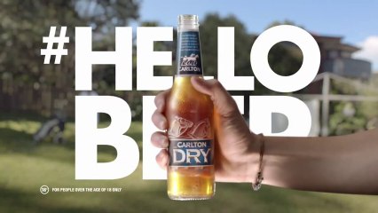 Compilation de pubs pour la bière Carlton Dry de HELLOBEER - Mort de rire!