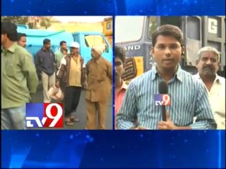 GHMC sanitation workers go on strike - Part 1