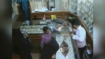 Six-year-old girl robs jewellery store