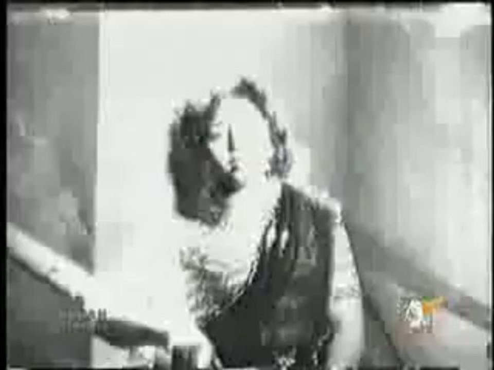 TU LAKH CHALAY RI GORI -Film GUMNAAM sings Iqbal Bano