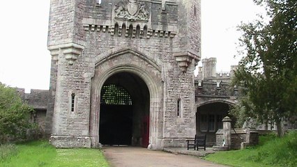 Ancient  Arundel Castle - Tales of Torture, Britain. Europe Tours