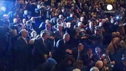 Erdogan alle prese con defezioni all'interno del partito