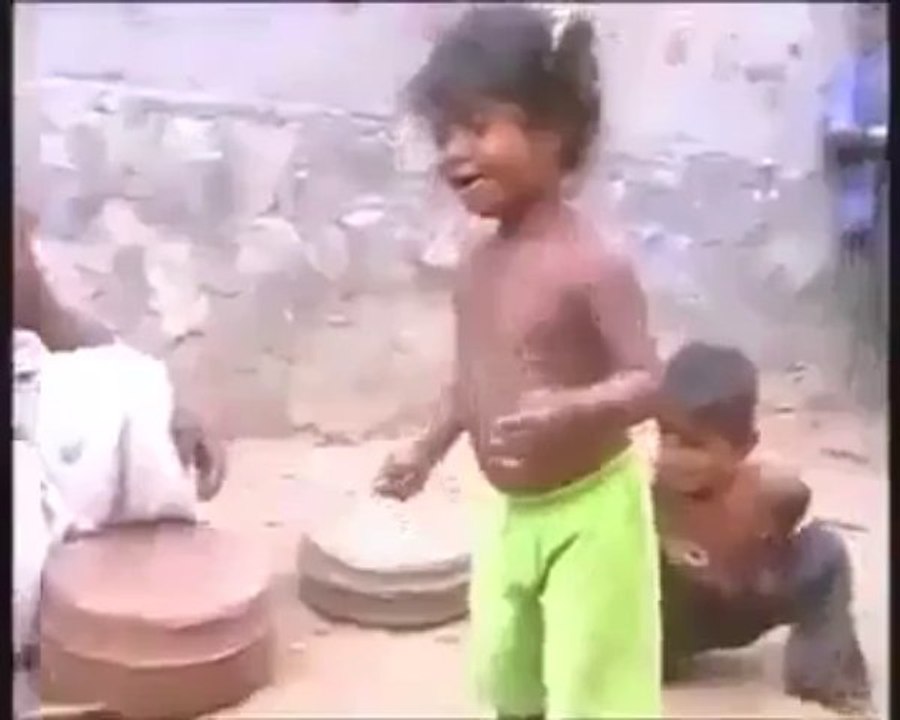 ਇਹ ਵੀ ਬੱਚੇ ਨੇ ਜਿਨਾਂ ਦੇ ਖਿਲੋਣੇ ਸੱਪ ਨੇ.............
