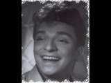 Zeki Müren    -   Kırk Yıllık Dost Gibiyiz