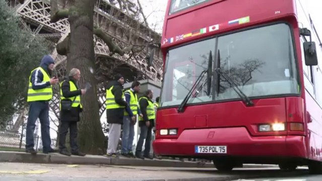 Paris: une compagnie de bus touristiques toujours en grève
