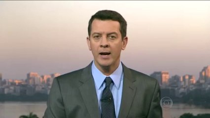 PMs de UPP roubando mulher