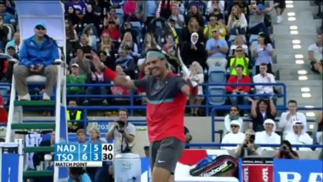 Abu Dabi - Nadal vence a Tsonga en dos sets y termina tercero