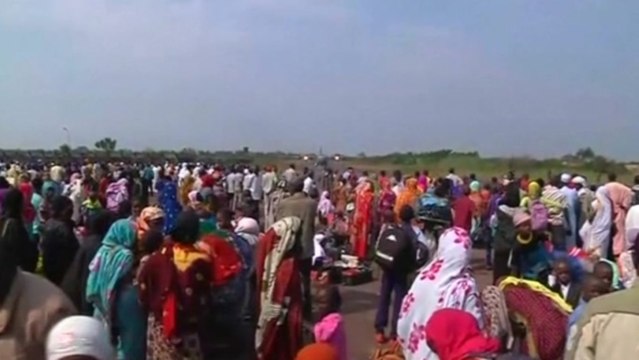 Hundreds flee Central African Republic as violence continues