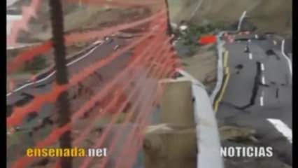 300m highway collapses in Mexico