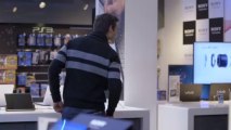 Insolite : Andrés Iniesta en vendeur de téléphones !