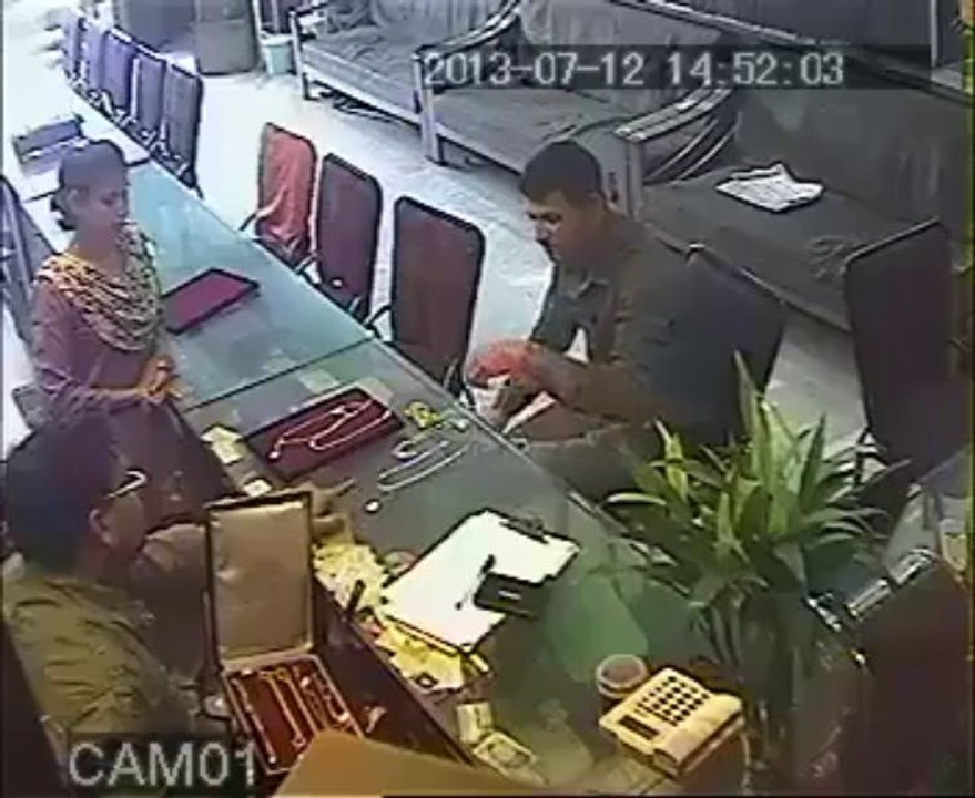 gold robbery without weapons