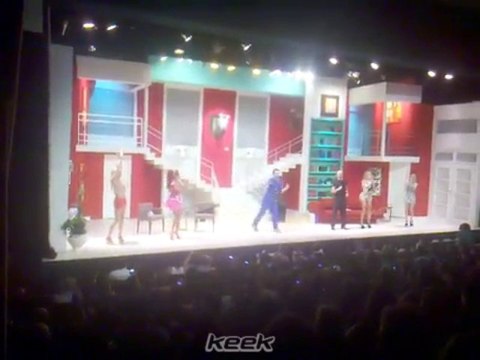 Saludo final del elenco de Mansión Imposible - Keek de andrea03 - 25 de Diciembre