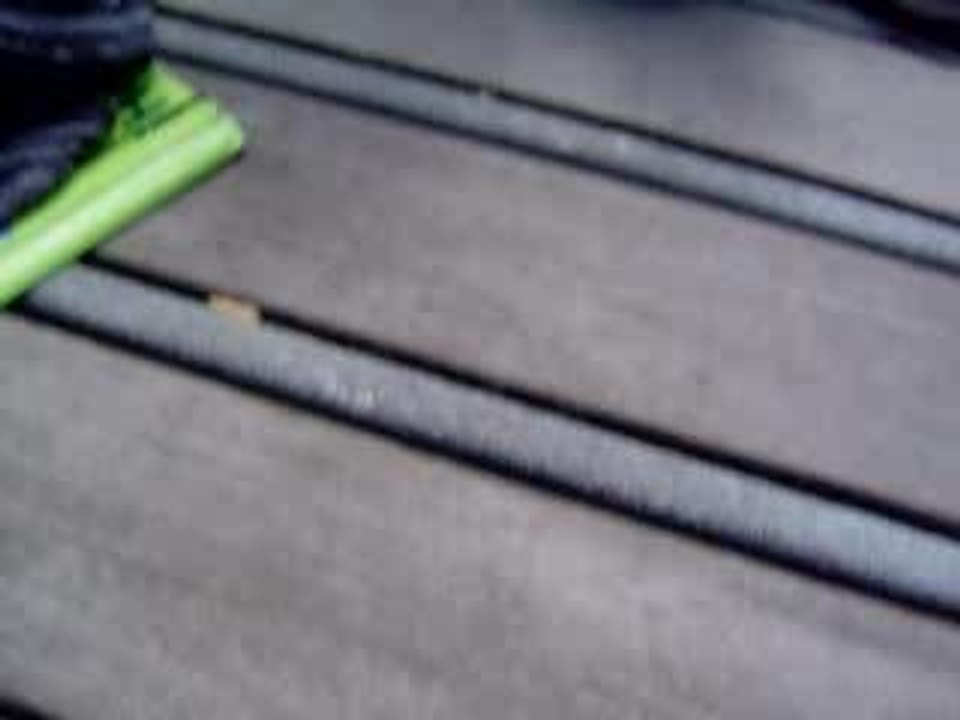 Dis qque chose à la camera!